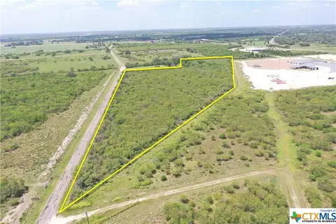 1867 Old Gonzales Rd, Cuero, TX 77954