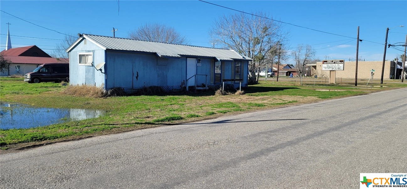 608 S Main St  