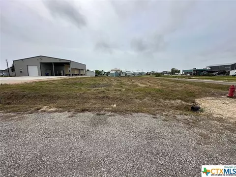 515 W Main St, Port O'connor, TX 77982