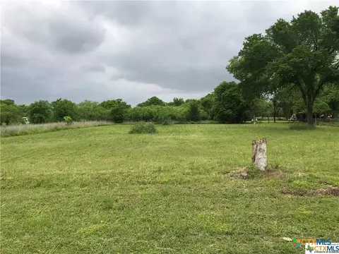 000 Austin Rd, Luling, TX 78648 photo 2