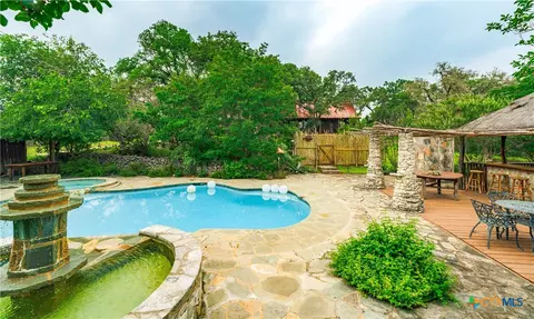 1218 Oakwood Loop, Wimberley, TX 78676