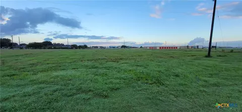 809 W Austin Ave, Seadrift, TX 77983