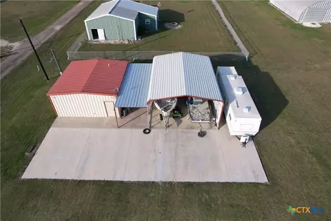 1012 W Denver Ave, Seadrift, TX 77983
