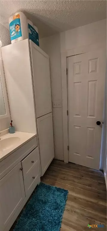 Bath - 1012 W Denver Ave, Seadrift, TX 77983 photo 1 of 3