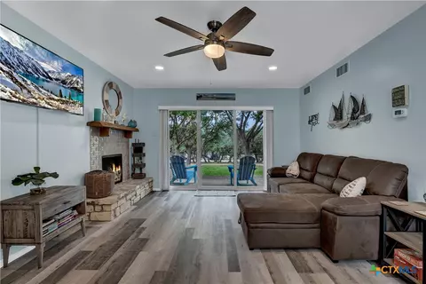 1185 Parkview Dr #D24, Canyon Lake, TX 78133