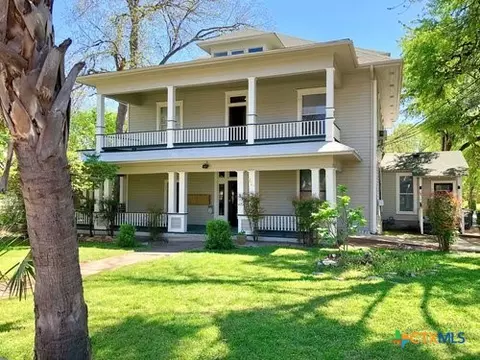 527 W San Antonio St, San Marcos, TX 78666