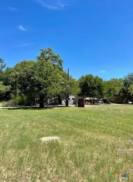 505 E 4th St, Cameron, TX 76520 photo 8