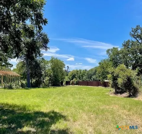 505 E 4th St, Cameron, TX 76520 photo 6