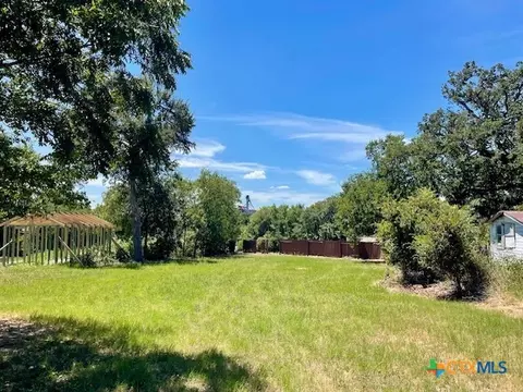 505 E 4th St, Cameron, TX 76520 photo 7