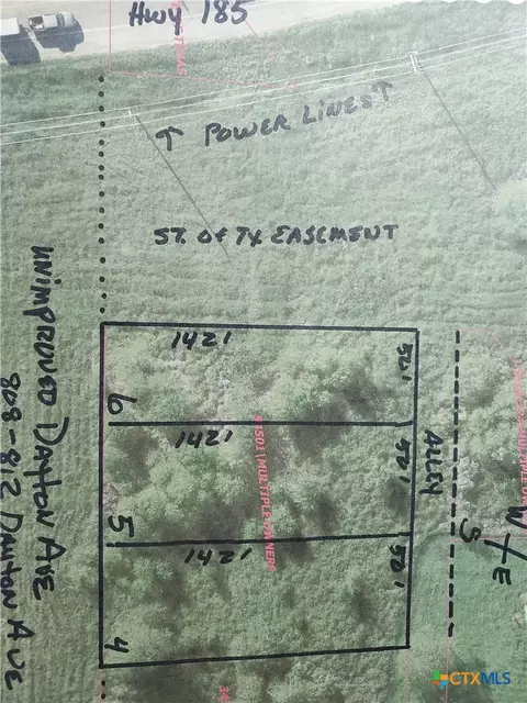 808-812 W Dayton Ave, Seadrift, TX 77983