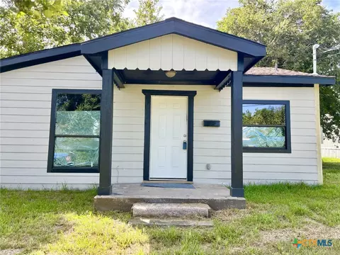 2511 Mumphord St, Victoria, TX 77901