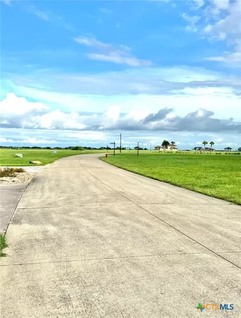 294 E Lago Loop Rd, Port O'connor, TX 77982 photo 9