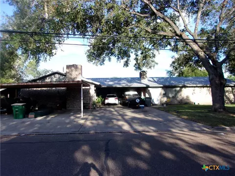1802 Lawndale Ave, Victoria, TX 77901