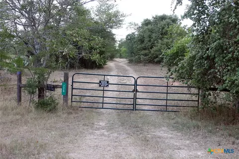 720 Green Acre Dr, Dale, TX 78616