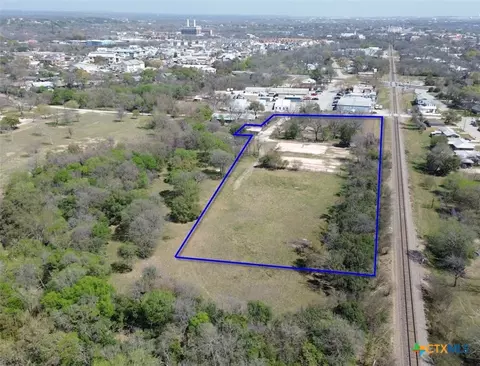 415 N Hickory Ave, New Braunfels, TX 78130