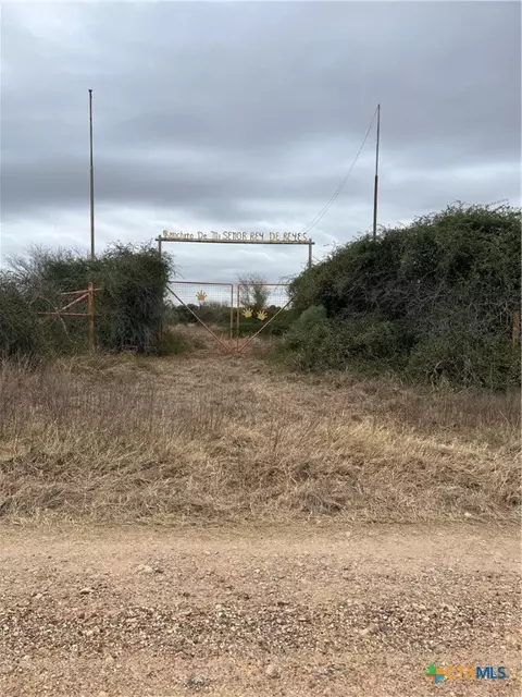 2045 Juan Antonio Rd, Victoria, TX 77904