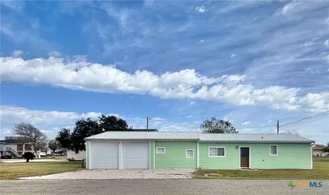 510 N 10th St, Port O'connor, TX 77982