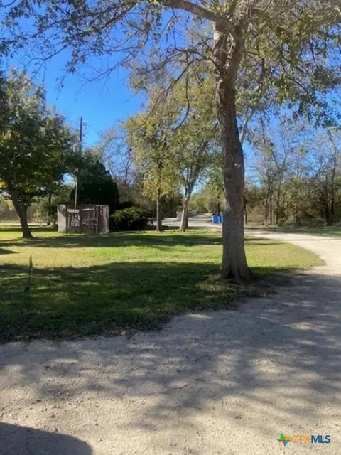 00 Buffalo Gap, Seguin, TX 78155