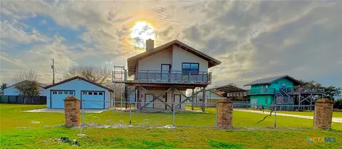 179 Easy St, Port O'connor, TX 77982