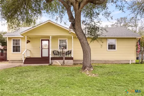 1143 Dawnridge Dr, Canyon Lake, TX 78133