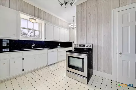 Kitchen - 222 Myrtle Ave, Luling, TX 78648 photo 1 of 3