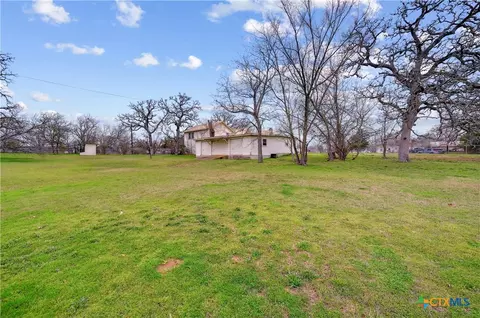 Exterior - 222 Myrtle Ave, Luling, TX 78648 photo 6 of 9