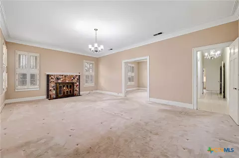 Living - 222 Myrtle Ave, Luling, TX 78648 photo 2 of 9
