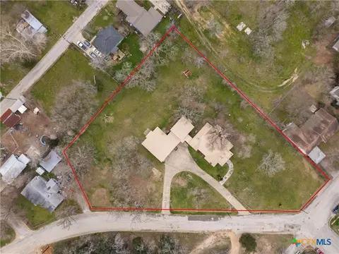 View/Area - 222 Myrtle Ave, Luling, TX 78648 photo 2 of 8
