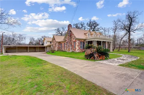 Exterior - 222 Myrtle Ave, Luling, TX 78648 photo 3 of 9