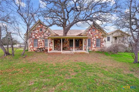 Exterior - 222 Myrtle Ave, Luling, TX 78648 photo 2 of 9