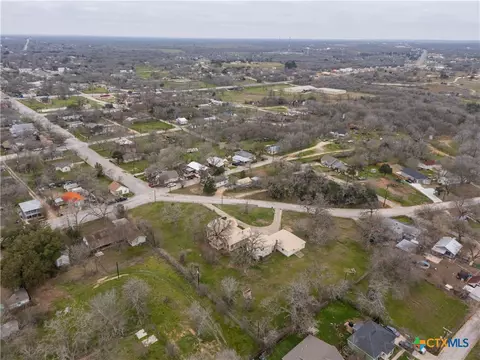 View/Area - 222 Myrtle Ave, Luling, TX 78648 photo 7 of 8