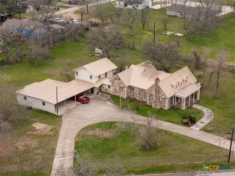 View/Area - 222 Myrtle Ave, Luling, TX 78648 photo 1 of 8