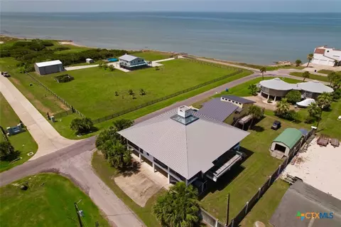 107 W Taylor Ave, Port O'connor, TX 77982