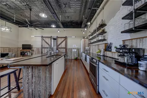 103 N Main #B, Moulton, TX 77975