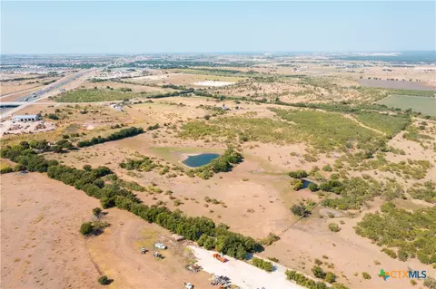 304 W Circle Way, Jarrell, TX 76537