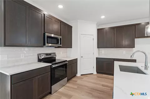 Kitchen - 7209 Touchstone Dr, Temple, TX 76502 photo 4 of 6