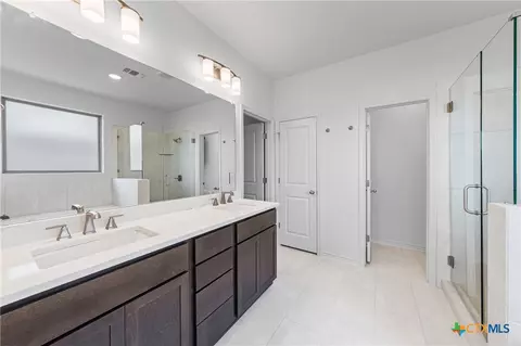 Bath - 7209 Touchstone Dr, Temple, TX 76502 photo 2 of 4