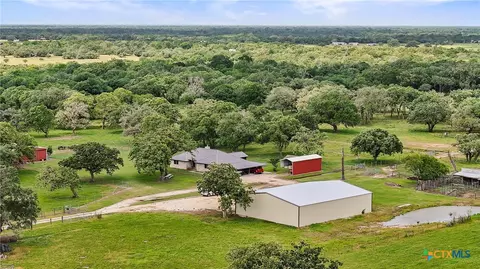 778 County Road 123, Edna, TX 77957