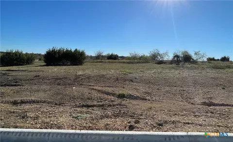 1626 Hunt Dr, Salado, TX 76571