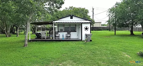 308 W Saint Louis Ave, Seadrift, TX 77983