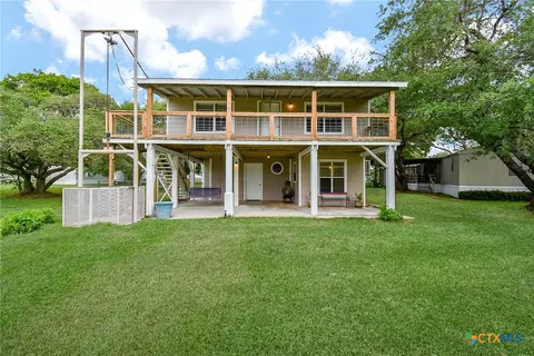 1551 Bayview Dr, Palacios, TX 77465