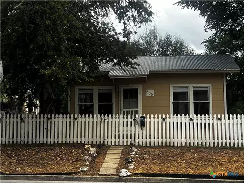 385 Comal Ave, New Braunfels, TX 78130