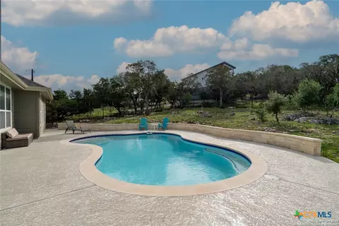 1587 Lakeshore Dr, Canyon Lake, TX 78133