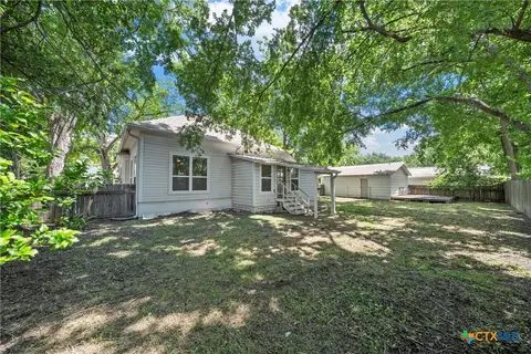 Exterior - 407 E 7th St, Cameron, TX 76520 photo 6 of 8