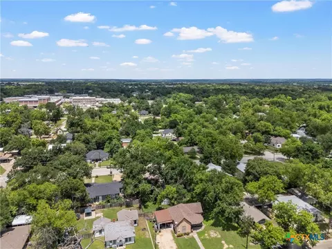 View/Area - 407 E 7th St, Cameron, TX 76520 photo 3 of 6