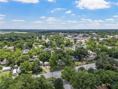 View/Area - 407 E 7th St, Cameron, TX 76520 photo 5 of 6