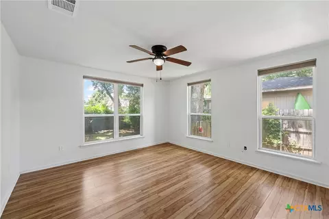 Living - 407 E 7th St, Cameron, TX 76520 photo 6 of 7