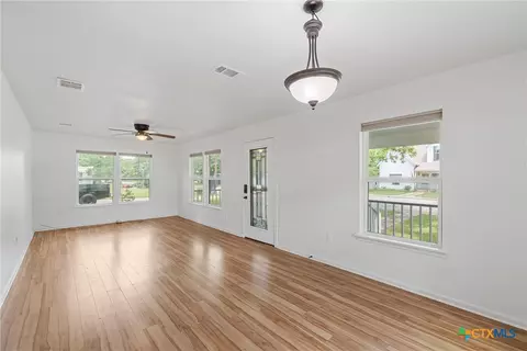 Living - 407 E 7th St, Cameron, TX 76520 photo 5 of 7