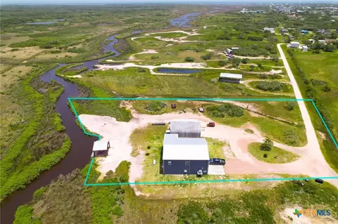 174 Riley Ln, Port O'connor, TX 77982