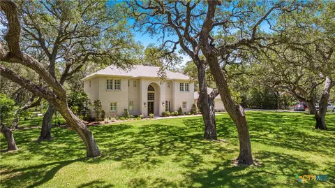 313 Treasure Oaks Rd, Inez, TX 77968